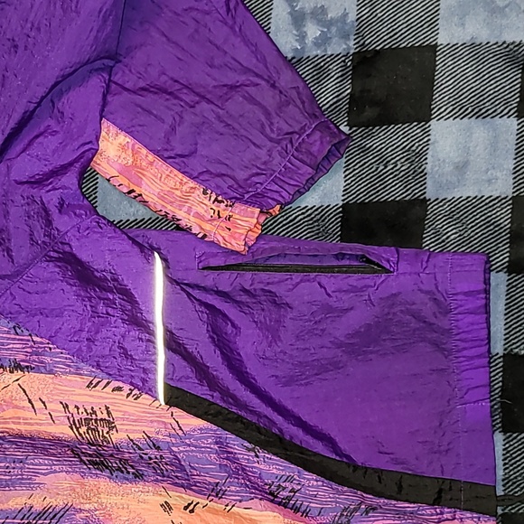 Vintage. Made in USA. ASICS. Full-zip windbreaker. Like-new. Women's Large - Picture 13 of 16